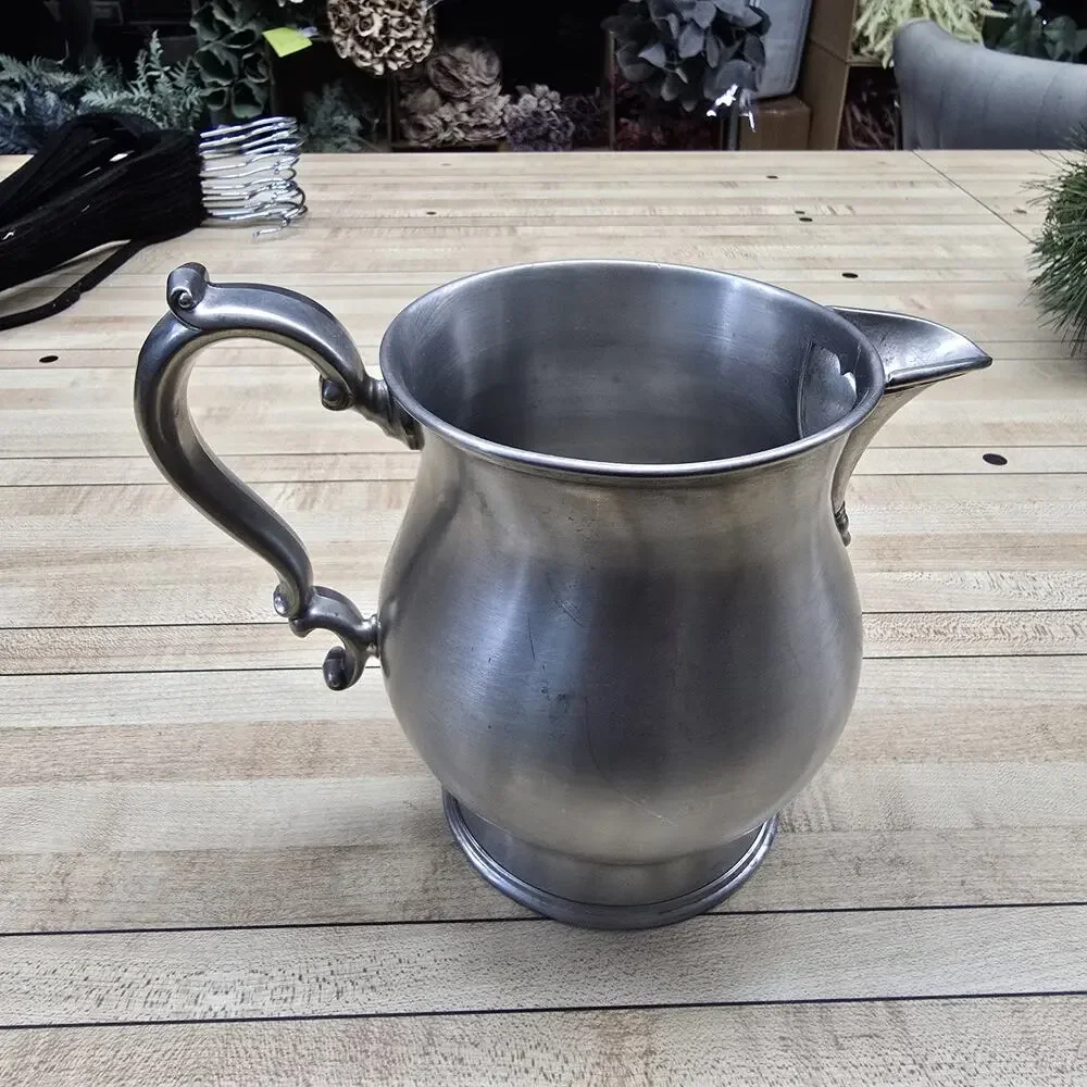Vintage Oneida Heirloom Handled Pewter‎ Pitcher 7” Height Heritage Old Money